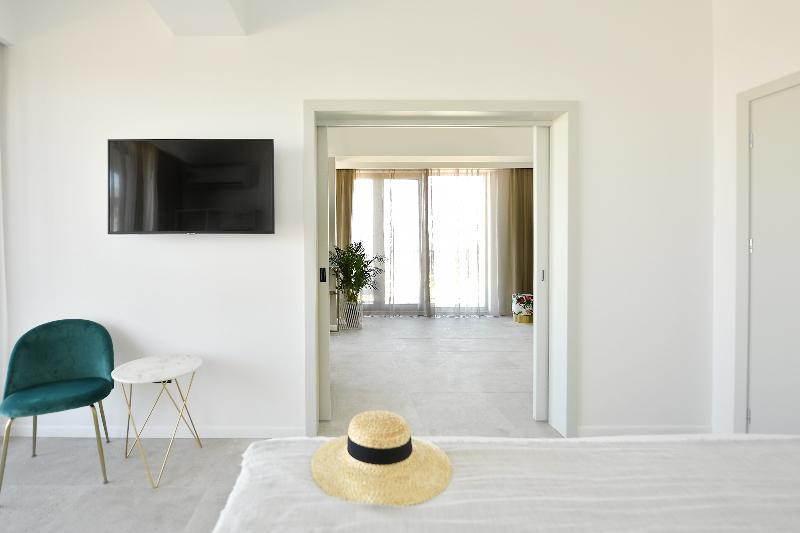 Lemon Cliff Luxury B&B Mamaia Ngoại thất bức ảnh